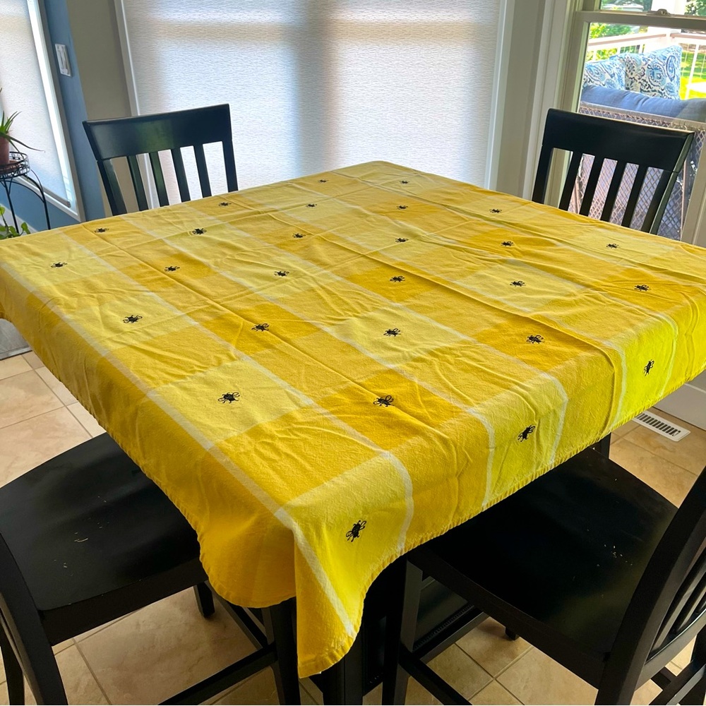 Square Tablecloth Honey Bees Design 100% Cotton Yellow Black 54x54 with Bag